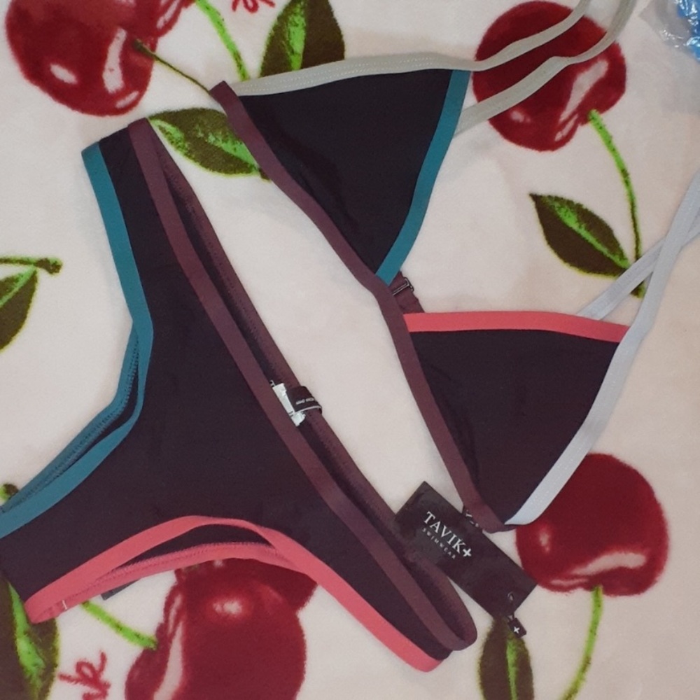 Tavik Jett triangle swim